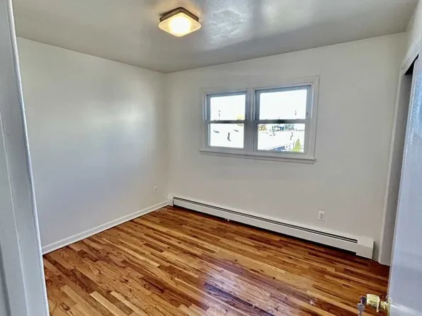 6214 Meadowview Avenue image 4 of 8