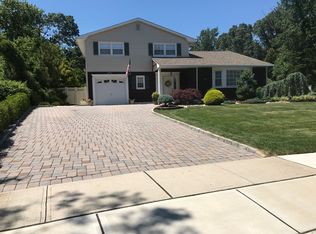 26 Tuscorora Cir, Old Bridge, NJ 08857