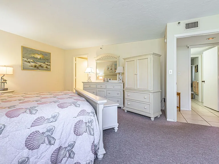 5135 Gulf Of Mexico Dr #103 — Photo 18