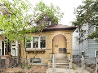 1521 W Nelson St, Chicago, IL 60657