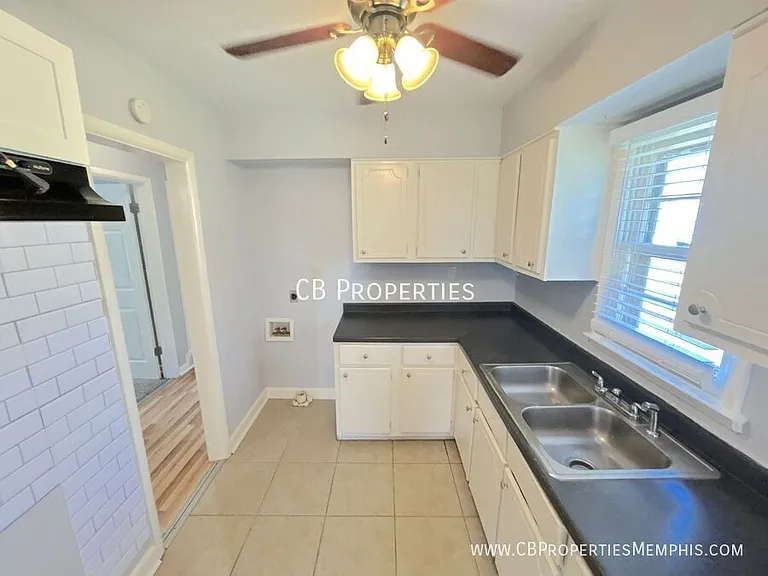 158 Wilson St — Photo 2