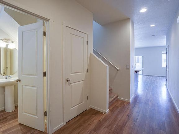5th image of 5630 NE 131st Pl