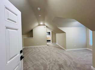 506 S 4th Ave #403, Kelso, WA 98626