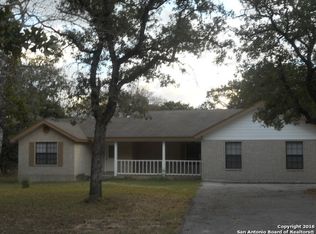 126 Montesito Ln, Floresville, TX 78114