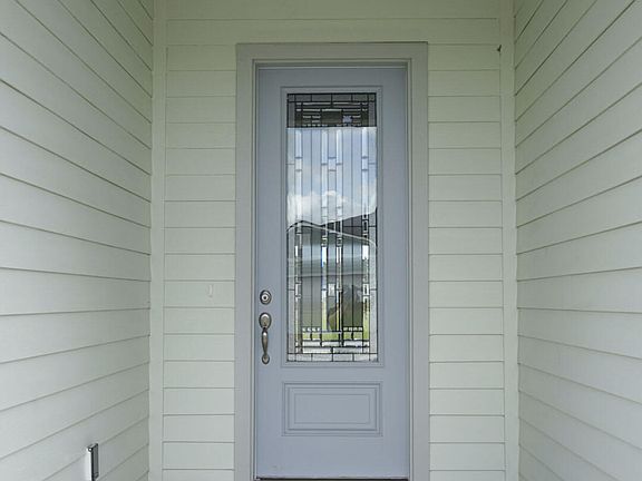 2nd image of 4 SILVER GLEN Drive