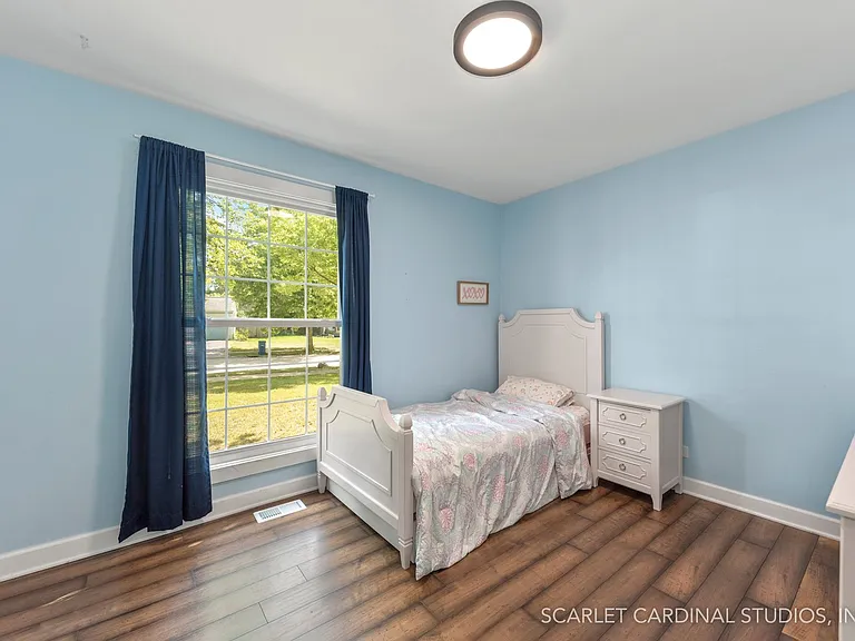 3120 Gresham Ln W — Photo 11