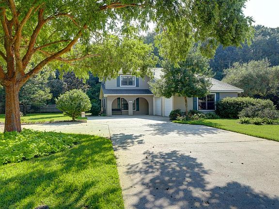 2nd image of 3937 Bayou Blvd