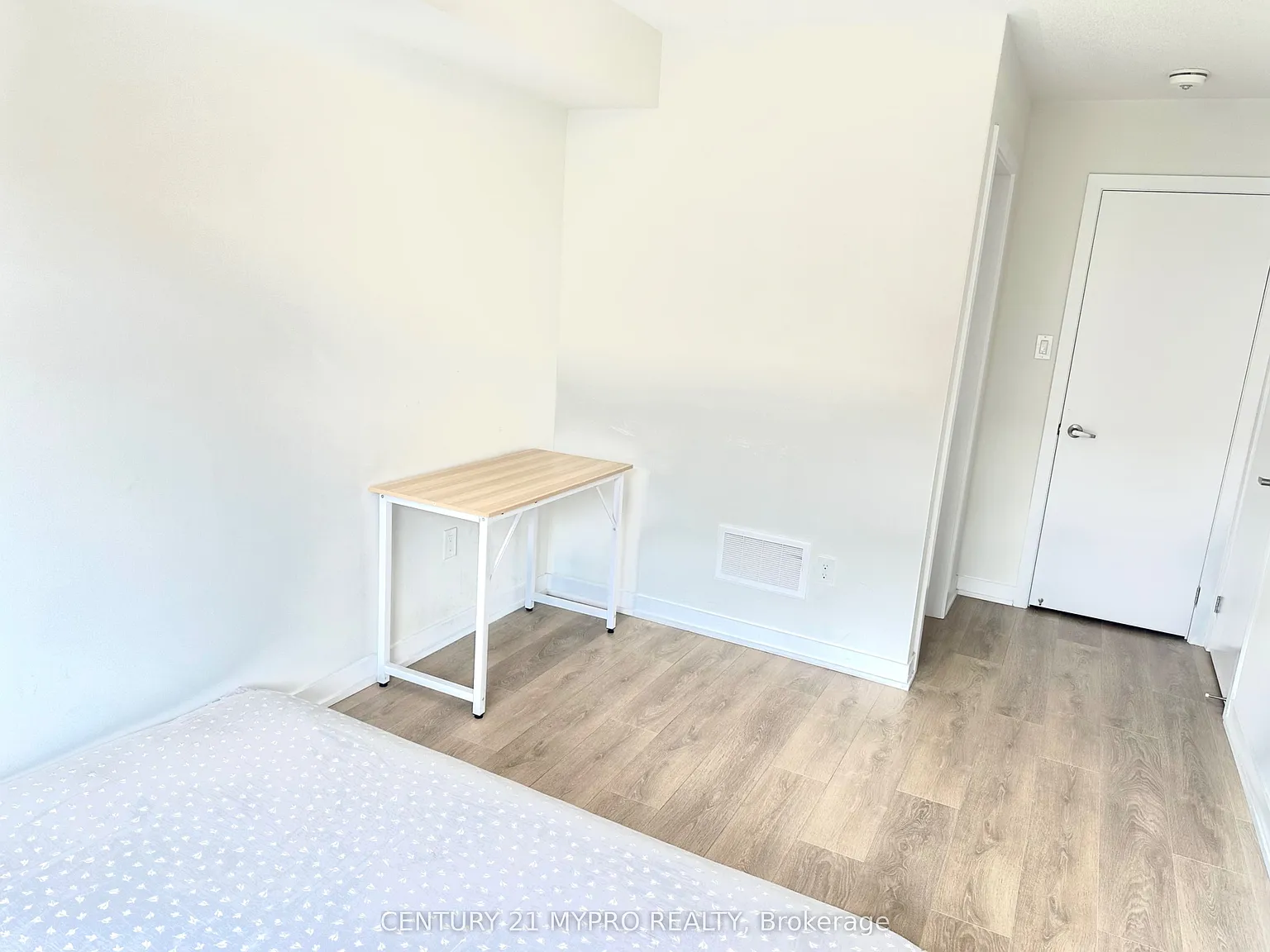 1 bed, $1,400 — Photo 3