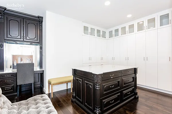 Sold by Sotheby's International Realty | media 7