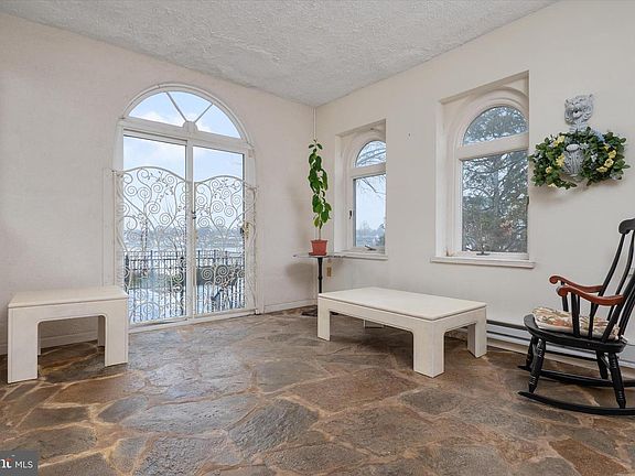 3rd image of 20 Granada Rd