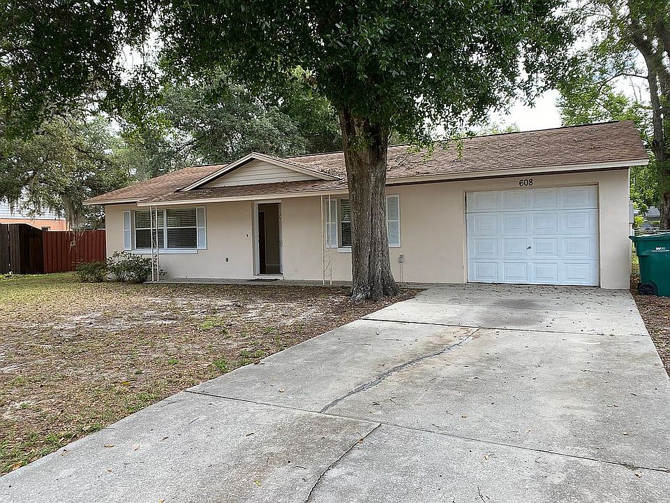 1st image of 608 Cricket Hollow Ln