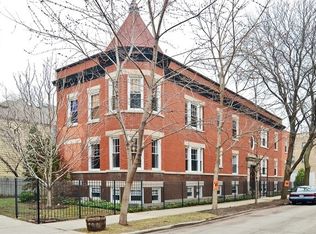 1726 W Glenlake Ave APT B, Chicago, IL