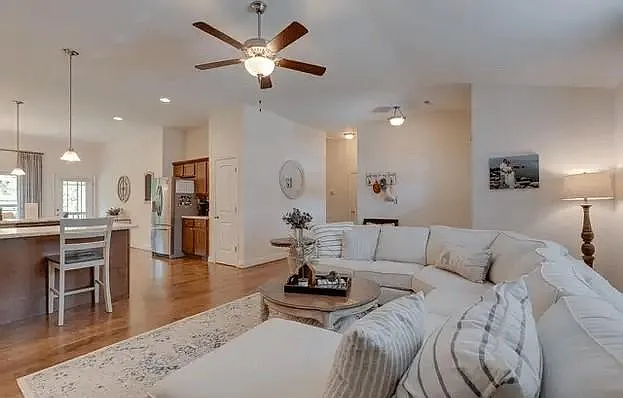1018 Poplar Drive Ext — Photo 8