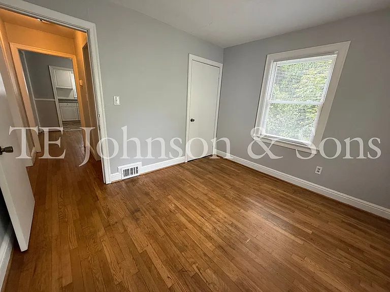 212 Carolina Cir — Photo 23