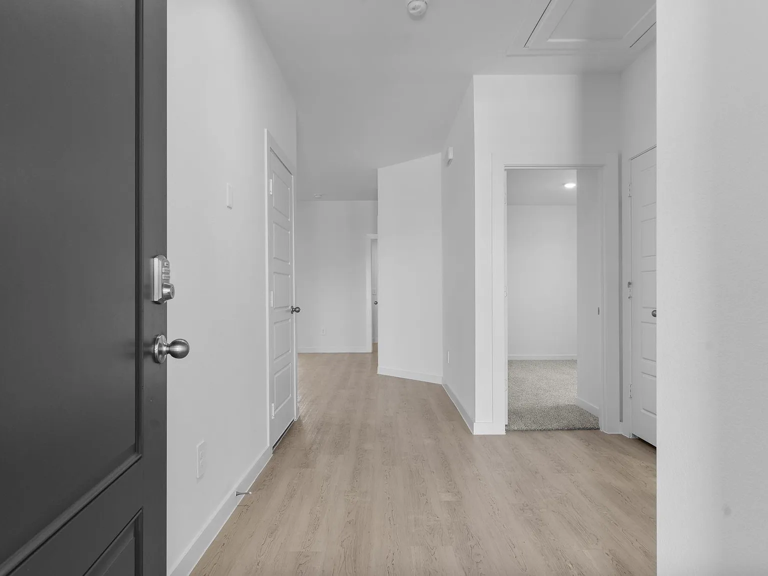 4 bed, 2.0 bath, 1778 sqft, $2,500 — Photo 2