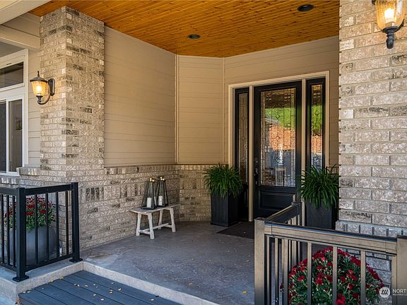 4th image of 817 Briarwood Drive