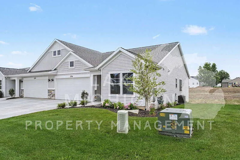 3 bed, 3.0 bath, 1978 sqft, $3,295 — Photo 2