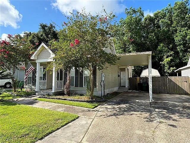 2735 Village Ct — Photo 2