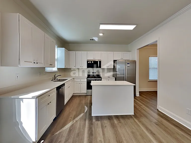 2444 Beal St — Photo 3