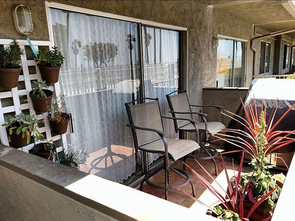 2nd image of 320 E Surfside Dr