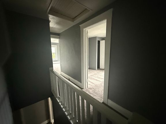 3rd image of 592 S Sanford St