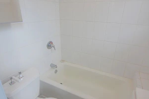 Rented by Delta Commercial Real Estate | media 17