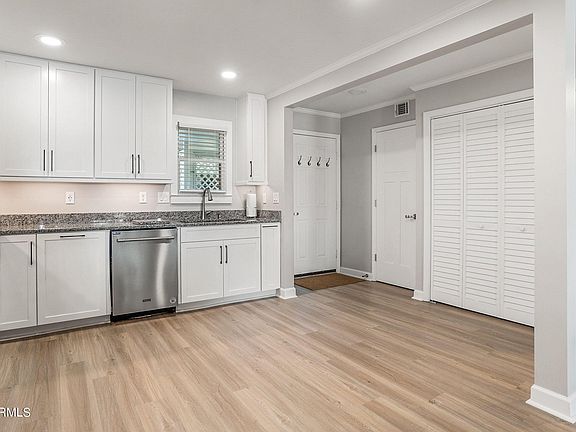 5th image of 3 Riverwind Drive #3