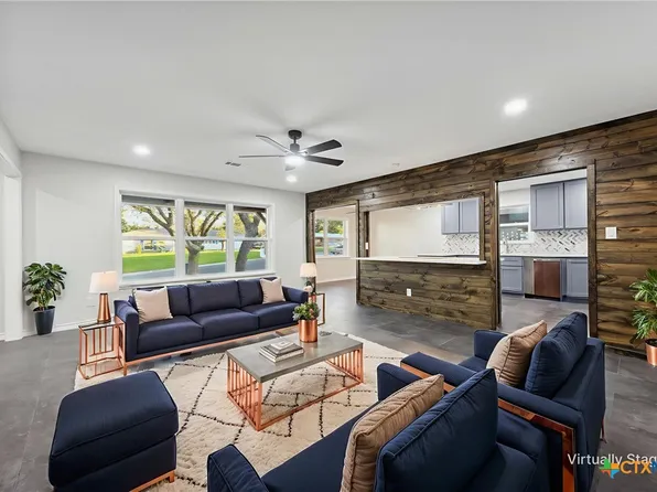 1305 W 1st St, Lampasas, TX 76550