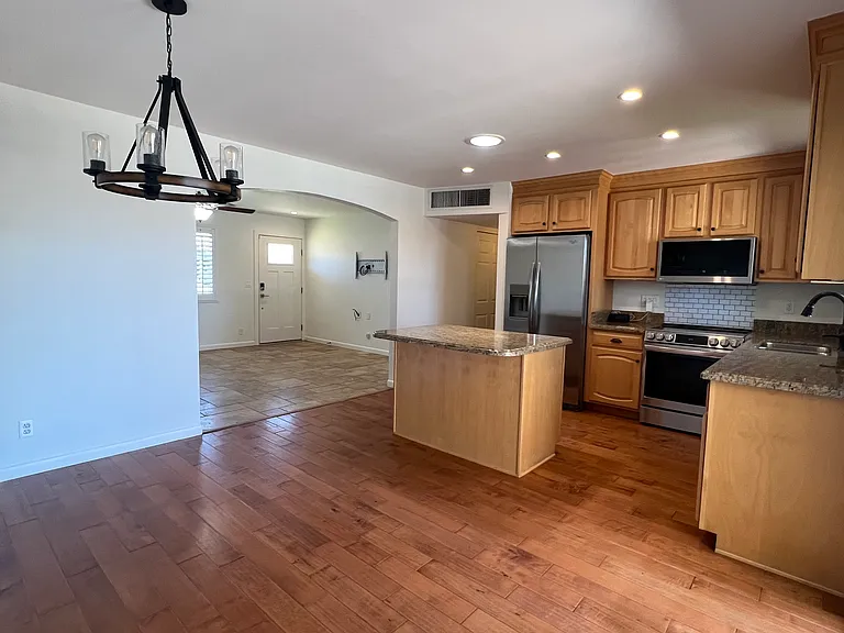 7437 E Taylor St — Photo 12