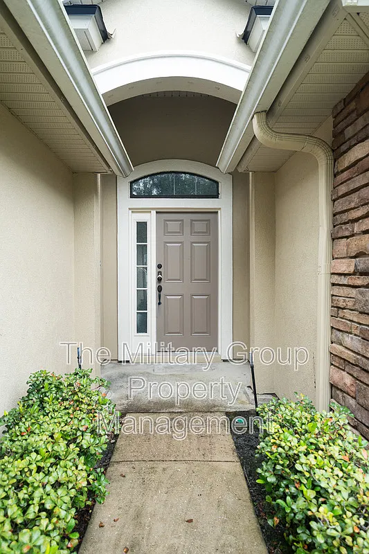 4 bed, 3.0 bath, 2198 sqft, $2,500 — Photo 2