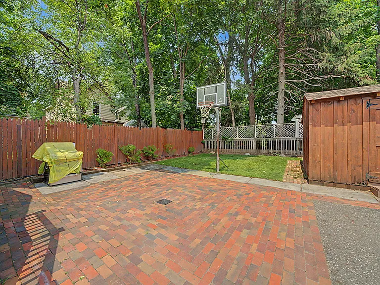 15 Chestnut St — Photo 20