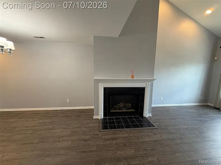 29415 Glen Oaks Blvd E — Photo 7