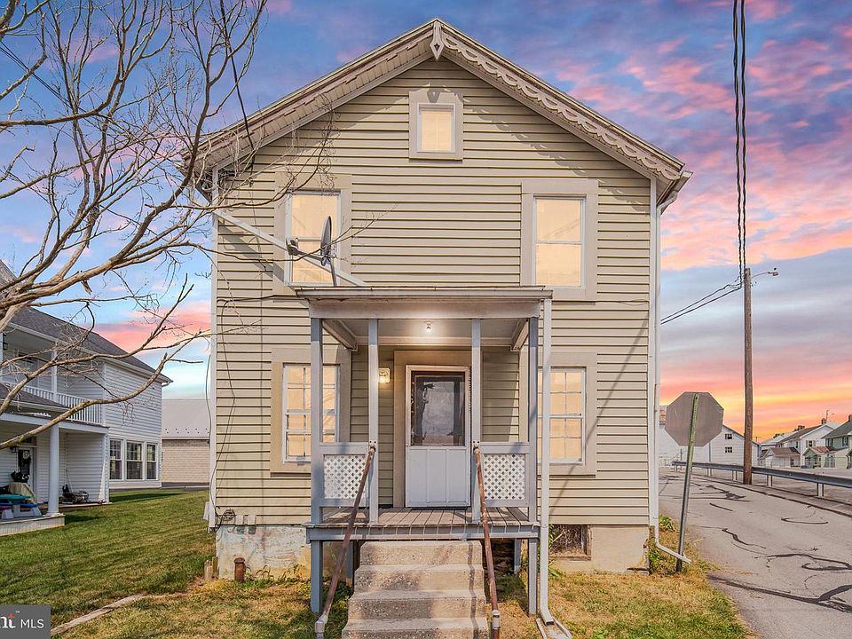 1st image of 5 W Maple St