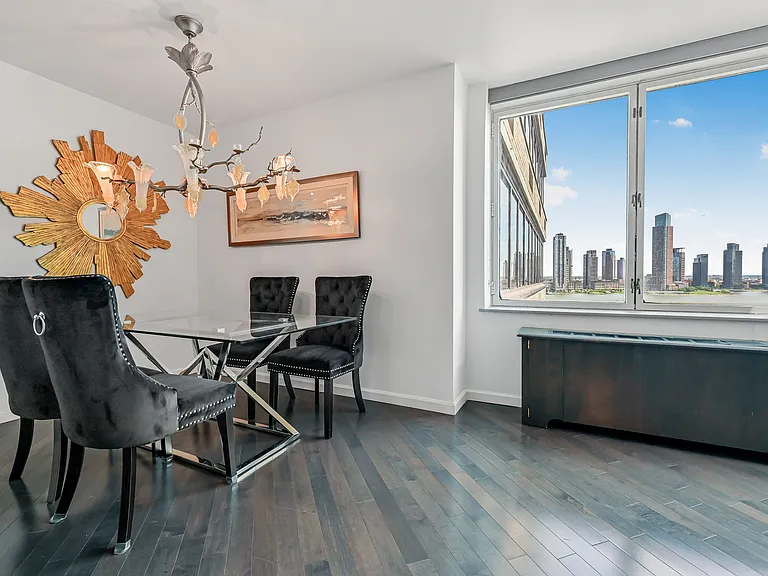 415 E 37th St #14D — Photo 4