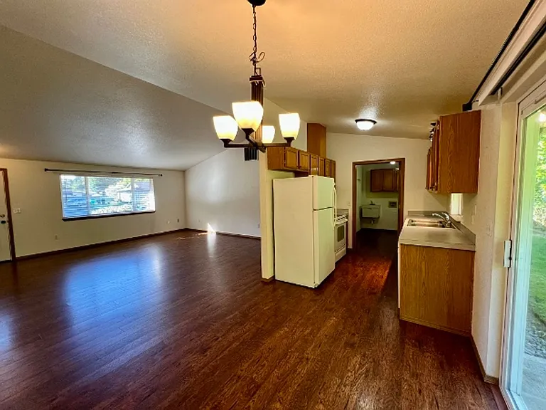 2422 Leach Ct SE — Photo 6
