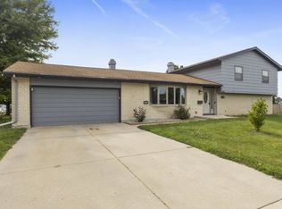 230 Joanne Ln, Rochelle, IL 61068