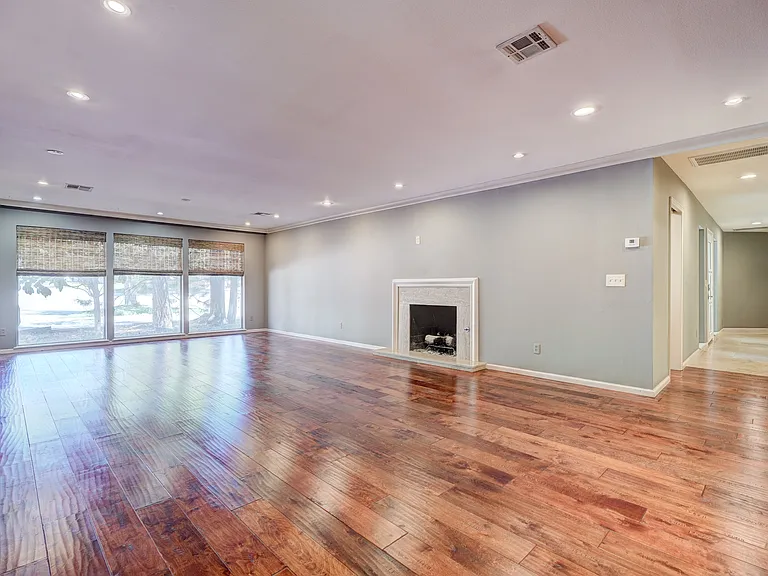 6325 Glenbrook Ct — Photo 17