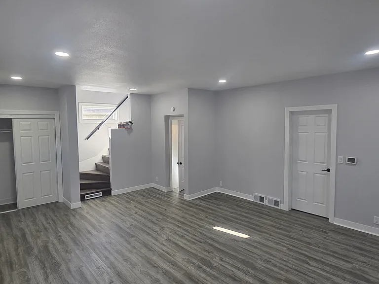 1230 Englewood Ave — Photo 5