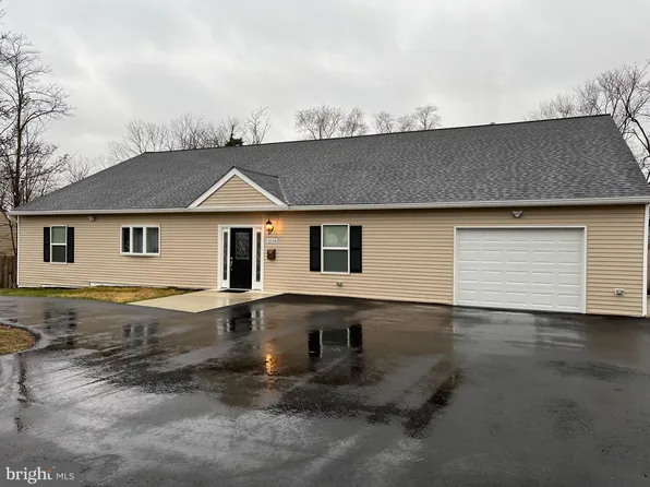 1034 W Front St, Glendora, NJ 08029