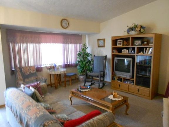 3rd image of 402 NW Ferris Drive