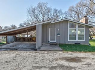 10207 W 55th St, Merriam, KS 66203