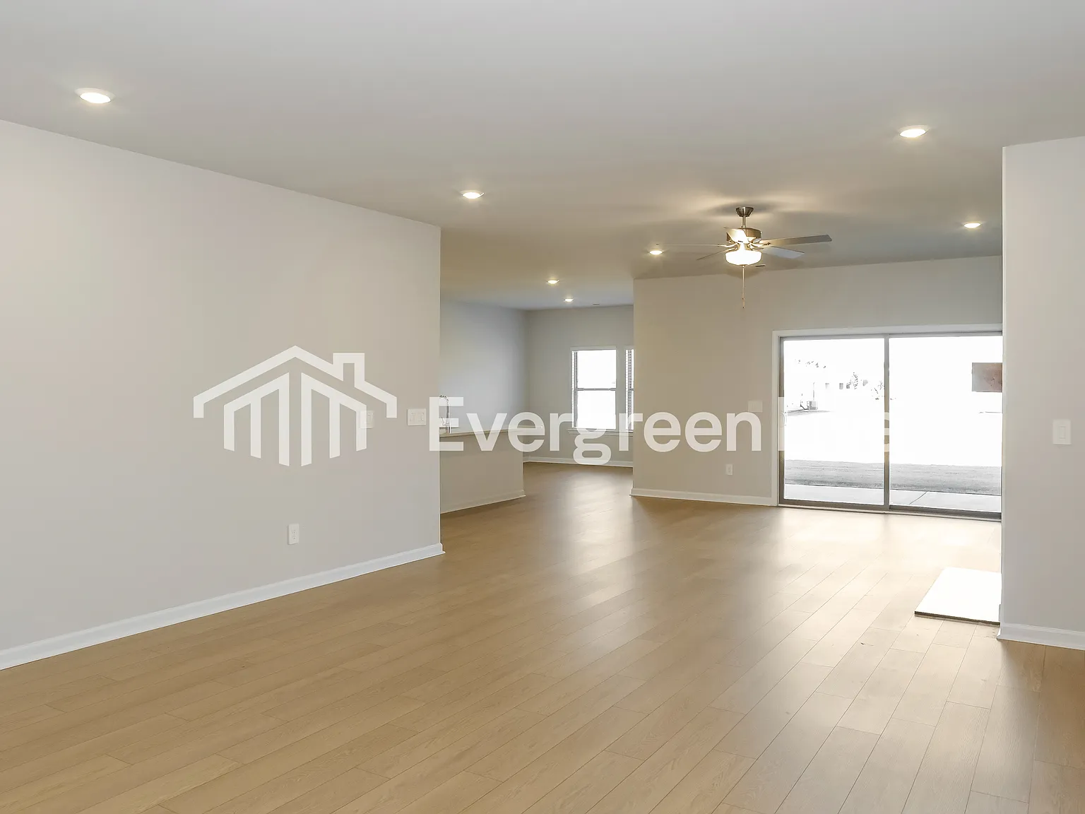 4 bed, 3.0 bath, 2226 sqft, $2,030 — Photo 4