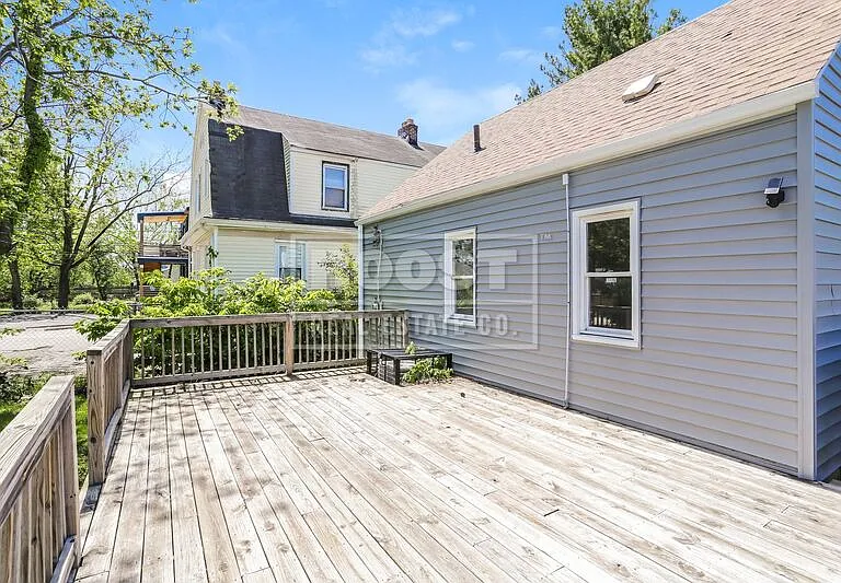 1154 Miller Ave — Photo 4