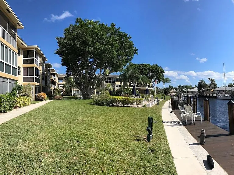 1200 SW 12th St #316 — Photo 22