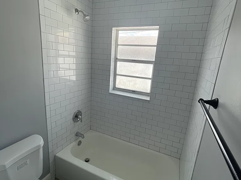 1830 Avenue S — Photo 18