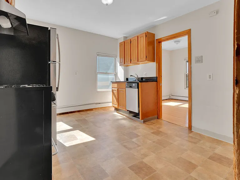 11 Carpenter St #3 — Photo 2