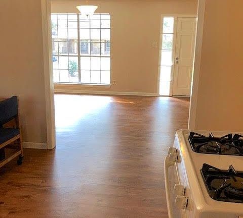 5th image of 29774 Tulip St