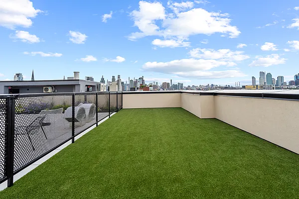 Rented by Reavis | media 9