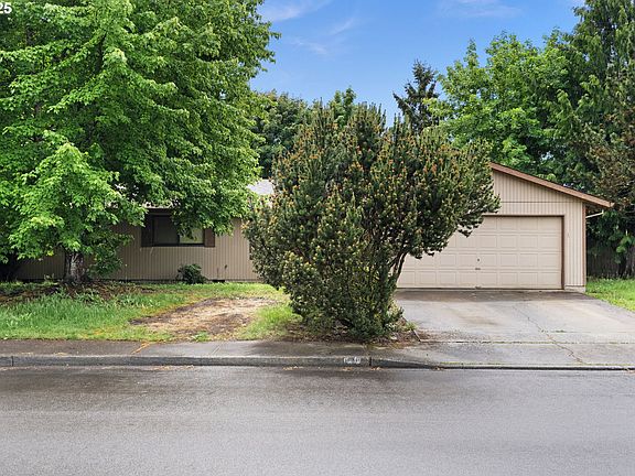 5th image of 878 NE Thomas Ct