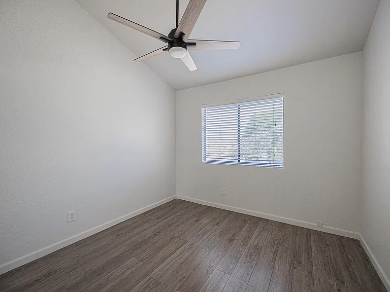 7801 N 44th Dr #1030 — Photo 16